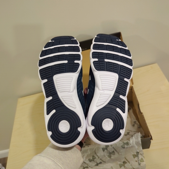 Under Armour Charged Men's Sneaker Navy and White Size 7 Men's Size 9 Ladies NEW - Picture 3 of 5